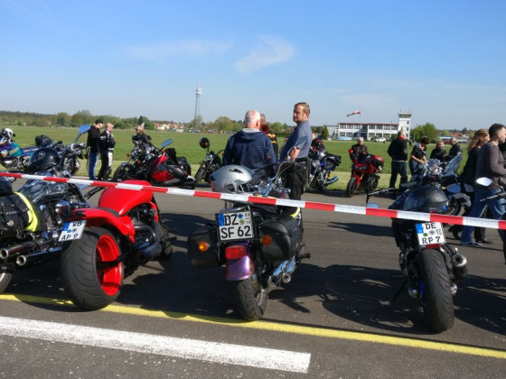 Biker zeigen Herz für Kinder